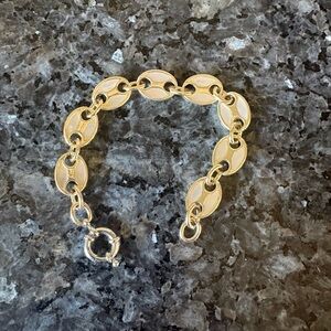 Elegant Gold Link Bracelet